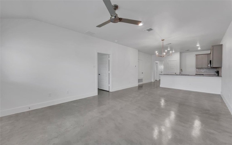 1110 S College Avenue, Troy, TX 76579, 3 Habitaciones Habitaciones , ,2 BañosBaños,Residential,En Venta,1110 S College Avenue,0,21037098