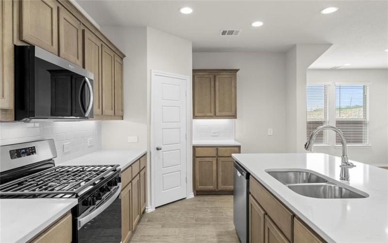 2504 Breakaway Drive, Mesquite, TX 75149, 4 Habitaciones Habitaciones , ,2 BañosBaños,Residential,En Venta,2504 Breakaway Drive,0,21037374
