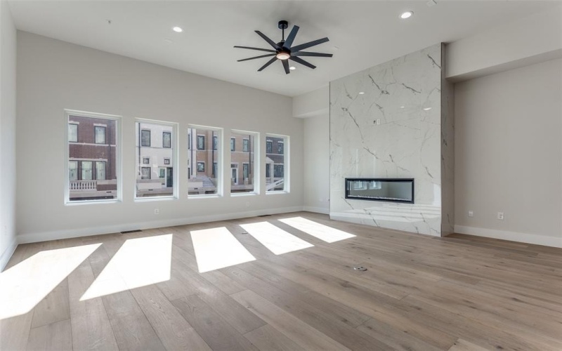 250 E Dallas Road #128, Grapevine, TX 76051, 3 Habitaciones Habitaciones , ,3 BañosBaños,Residential,En Venta,250 E Dallas Road,0,21037461