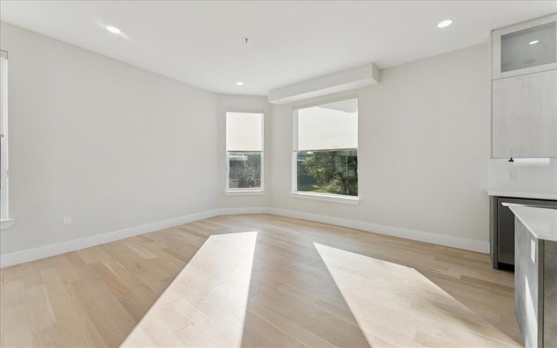 1508 Seegar Street #101, Dallas, TX 75215, 3 Bedrooms Bedrooms, ,3 BathroomsBathrooms,Residential,For Sale,1508 Seegar Street,0,21037588