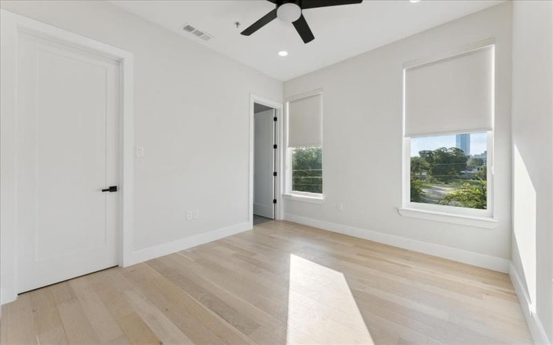 1508 Seegar Street #101, Dallas, TX 75215, 3 Bedrooms Bedrooms, ,3 BathroomsBathrooms,Residential,For Sale,1508 Seegar Street,0,21037588