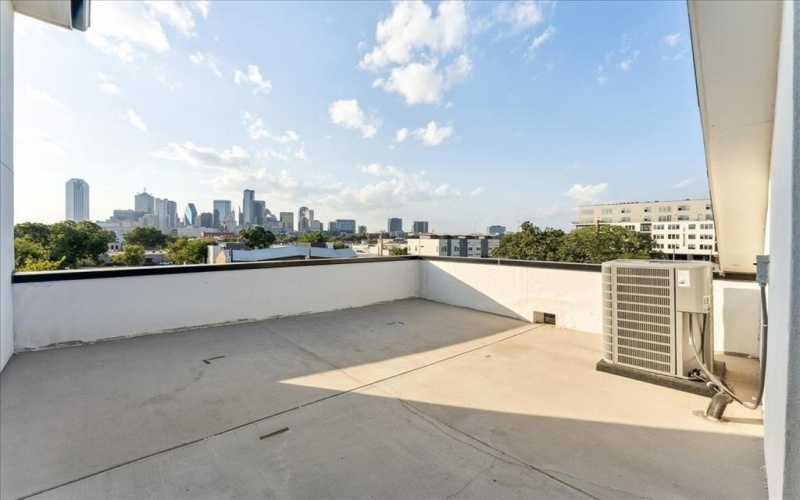 1508 Seegar Street #101, Dallas, TX 75215, 3 Bedrooms Bedrooms, ,3 BathroomsBathrooms,Residential,For Sale,1508 Seegar Street,0,21037588
