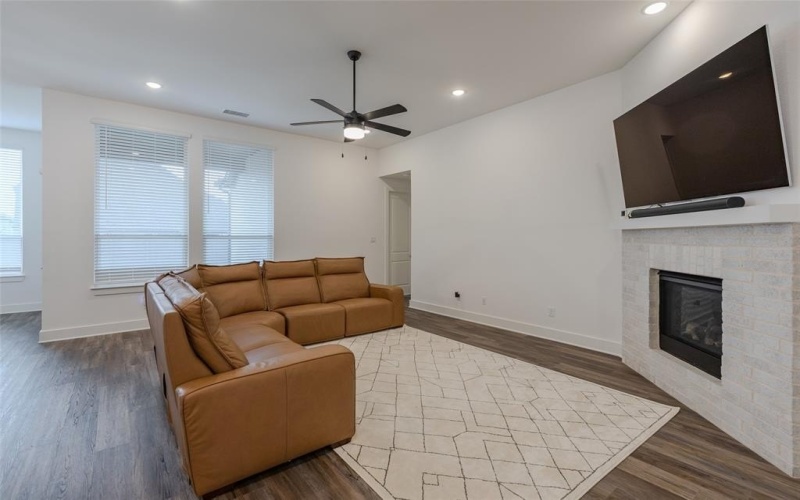 3509 Mescalbean Drive, McKinney, TX 75071, 4 Bedrooms Bedrooms, ,2 BathroomsBathrooms,Residential,For Sale,3509 Mescalbean Drive,0,21037617