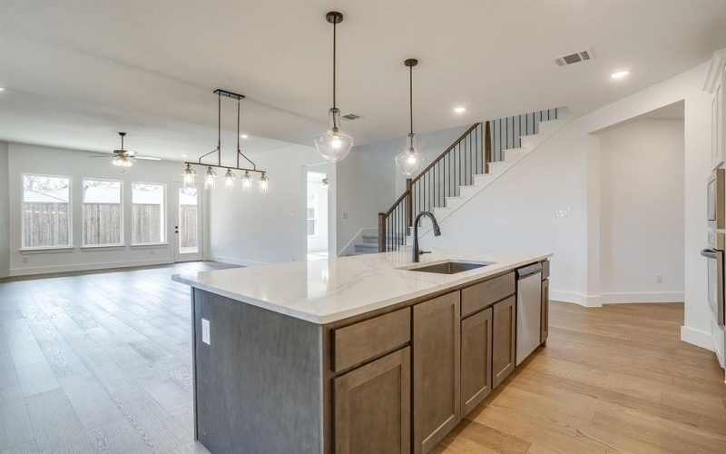 152 Paxton Circle, Arlington, TX 76013, 4 Bedrooms Bedrooms, ,3 BathroomsBathrooms,Residential,For Sale,152 Paxton Circle,0,21037741