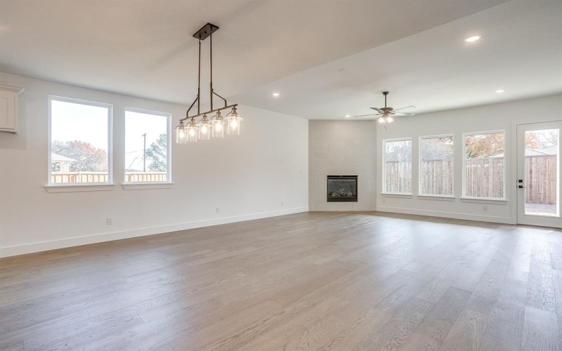 152 Paxton Circle, Arlington, TX 76013, 4 Bedrooms Bedrooms, ,3 BathroomsBathrooms,Residential,For Sale,152 Paxton Circle,0,21037741