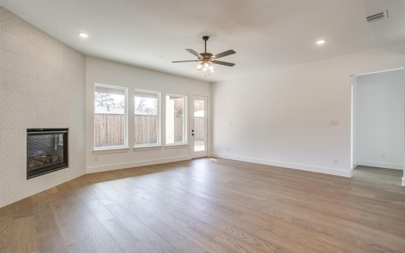 152 Paxton Circle, Arlington, TX 76013, 4 Bedrooms Bedrooms, ,3 BathroomsBathrooms,Residential,For Sale,152 Paxton Circle,0,21037741