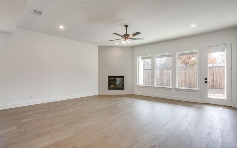 152 Paxton Circle, Arlington, TX 76013, 4 Bedrooms Bedrooms, ,3 BathroomsBathrooms,Residential,For Sale,152 Paxton Circle,0,21037741