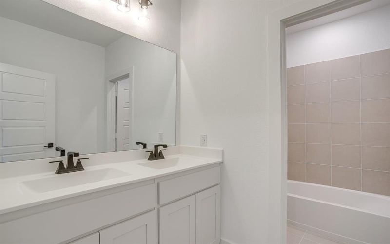 152 Paxton Circle, Arlington, TX 76013, 4 Bedrooms Bedrooms, ,3 BathroomsBathrooms,Residential,For Sale,152 Paxton Circle,0,21037741