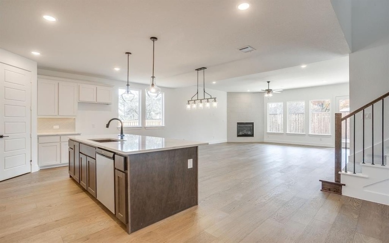 152 Paxton Circle, Arlington, TX 76013, 4 Bedrooms Bedrooms, ,3 BathroomsBathrooms,Residential,For Sale,152 Paxton Circle,0,21037741