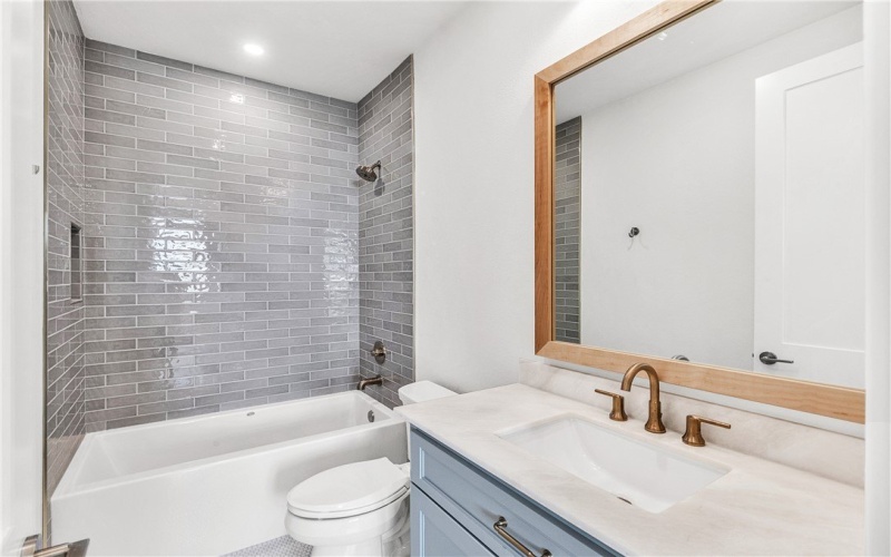 136 W Cotter Avenue unit: 6 #6, Port Aransas, TX 78373, 3 Habitaciones Habitaciones , ,3 BañosBaños,Residential,En Venta,136 W Cotter Avenue unit: 6,0,463771