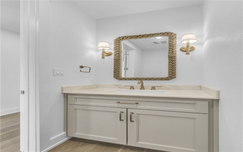 136 W Cotter Avenue unit: 7 #7, Port Aransas, TX 78373, 2 Habitaciones Habitaciones , ,2 BañosBaños,Residential,En Venta,136 W Cotter Avenue unit: 7,0,463773