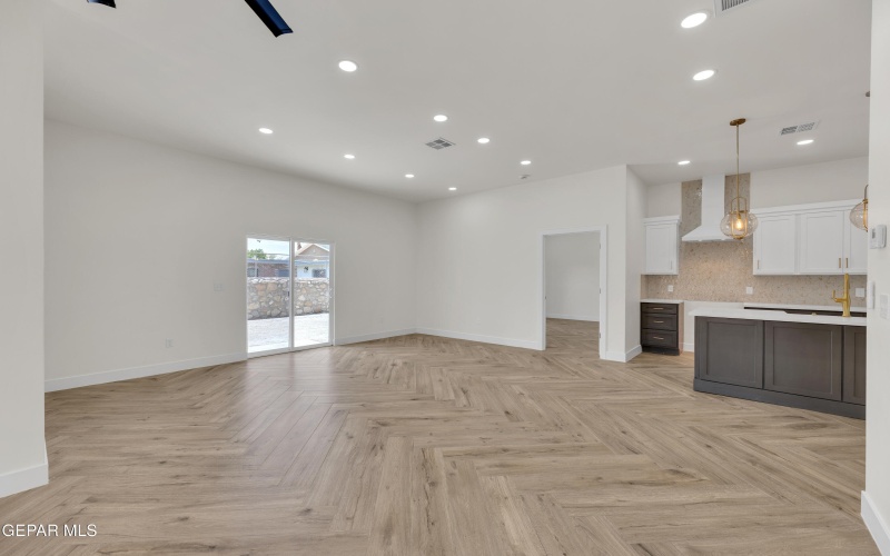 429 Lesa Lane, El Paso, TX 79915, 3 Bedrooms Bedrooms, ,2 BathroomsBathrooms,Residential,For Sale,429 Lesa Lane,0,922980