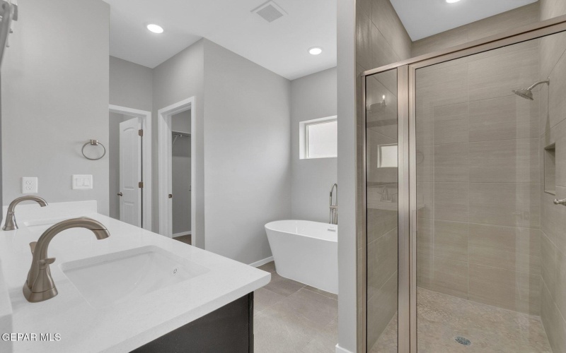425 Davi's Greenwood Court, Vinton, TX 79821, 3 Habitaciones Habitaciones , ,2 BañosBaños,Residential,En Venta,425 Davi's Greenwood Court,0,928824