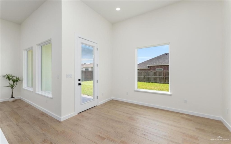 707 W 17th Street, Weslaco, TX 78596, 4 Bedrooms Bedrooms, ,3 BathroomsBathrooms,Residential,For Sale,707 W 17th Street,0,479046