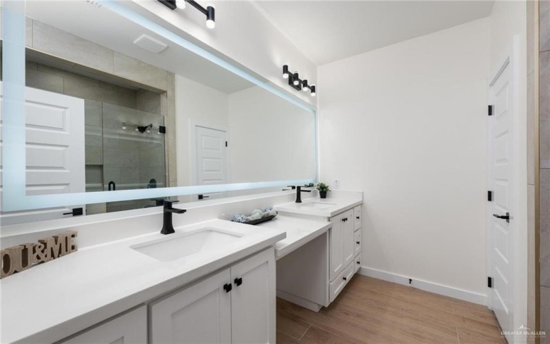 707 W 17th Street, Weslaco, TX 78596, 4 Bedrooms Bedrooms, ,3 BathroomsBathrooms,Residential,For Sale,707 W 17th Street,0,479046