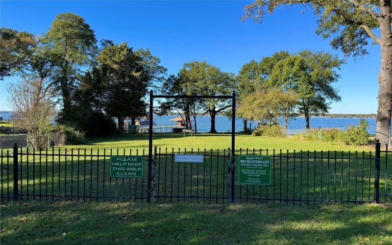 111 Lindy Lee Ln, Mabank, TX 75156, 3 Bedrooms Bedrooms, ,2 BathroomsBathrooms,Residential,For Sale,111 Lindy Lee Ln,0,109482