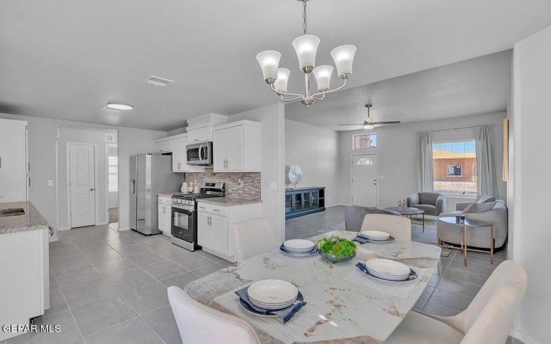 908 SANDHURST Place, El Paso, TX 79928, 4 Habitaciones Habitaciones , ,2 BañosBaños,Residential,En Venta,908 SANDHURST Place,916390