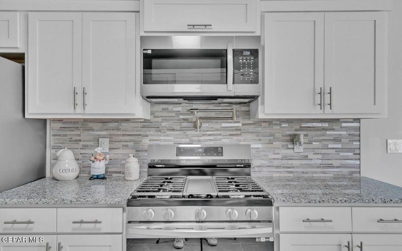 908 SANDHURST Place, El Paso, TX 79928, 4 Habitaciones Habitaciones , ,2 BañosBaños,Residential,En Venta,908 SANDHURST Place,916390