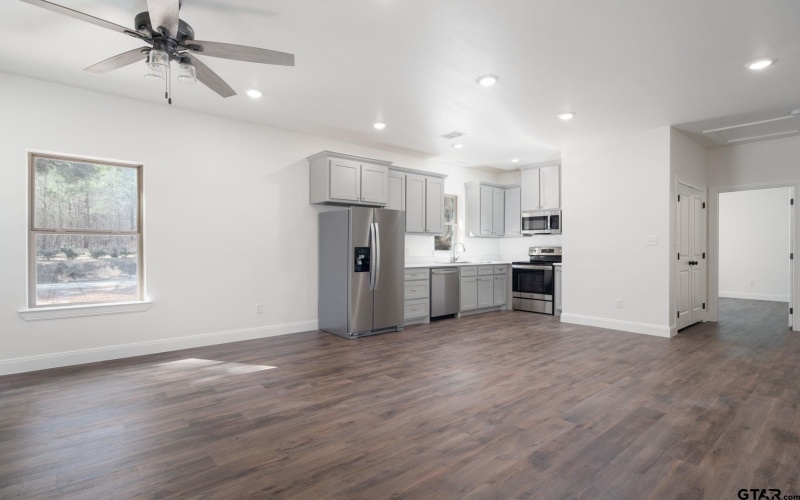 18754 County Road 437 #103, Lindale, TX 75771, 2 Bedrooms Bedrooms, ,2 BathroomsBathrooms,Residential,For Sale,18754 County Road 437 #103,0,25012731