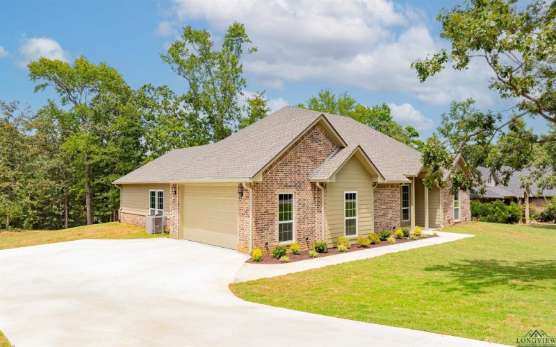 495 Lake Gladewater Rd, Gladewater, TX 75647, 3 Bedrooms Bedrooms, ,2 BathroomsBathrooms,Residential,For Sale,495 Lake Gladewater Rd,0,20255444