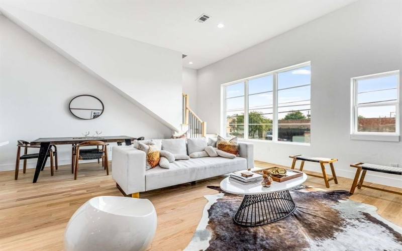 2080 Kelly #105, Dallas, TX 75215, 2 Bedrooms Bedrooms, ,2 BathroomsBathrooms,Residential,For Sale,2080 Kelly,0,21002326
