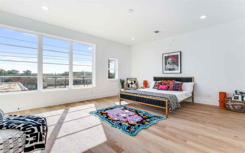 2080 Kelly #105, Dallas, TX 75215, 2 Bedrooms Bedrooms, ,2 BathroomsBathrooms,Residential,For Sale,2080 Kelly,0,21002326