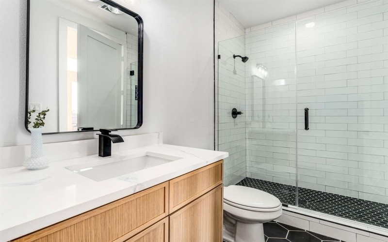 2080 Kelly #105, Dallas, TX 75215, 2 Bedrooms Bedrooms, ,2 BathroomsBathrooms,Residential,For Sale,2080 Kelly,0,21002326