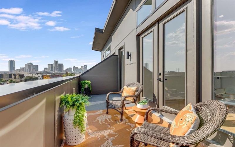 2080 Kelly #105, Dallas, TX 75215, 2 Bedrooms Bedrooms, ,2 BathroomsBathrooms,Residential,For Sale,2080 Kelly,0,21002326