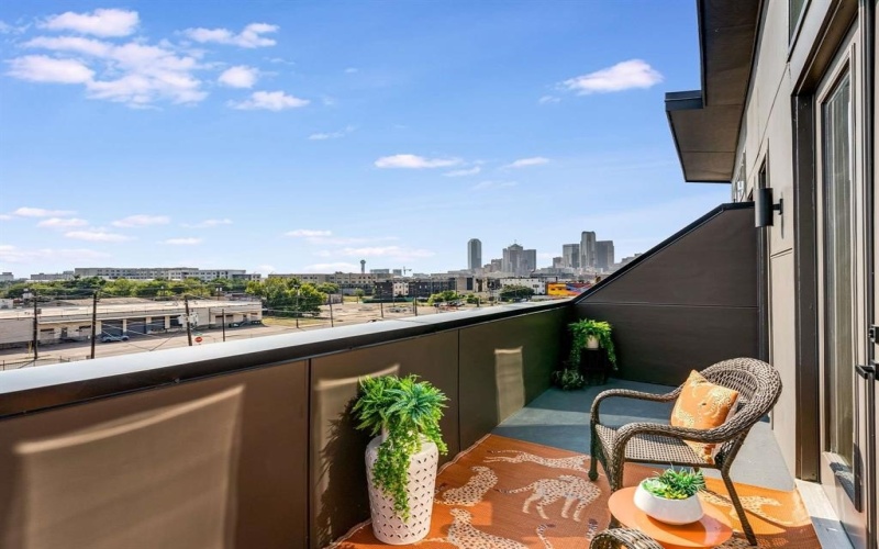 2080 Kelly #105, Dallas, TX 75215, 2 Bedrooms Bedrooms, ,2 BathroomsBathrooms,Residential,For Sale,2080 Kelly,0,21002326