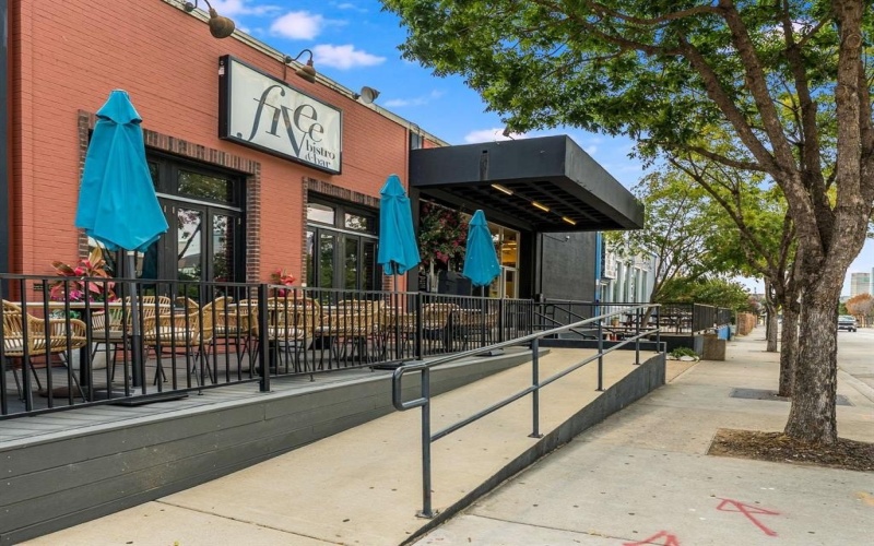 2080 Kelly #105, Dallas, TX 75215, 2 Bedrooms Bedrooms, ,2 BathroomsBathrooms,Residential,For Sale,2080 Kelly,0,21002326