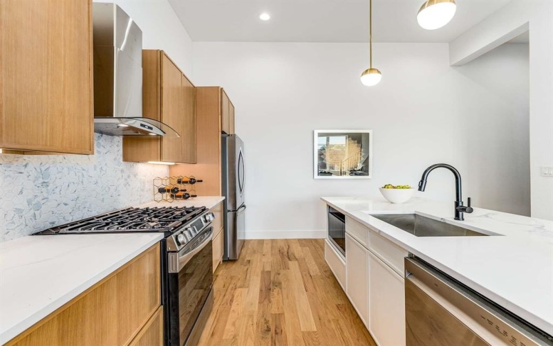 2080 Kelly #105, Dallas, TX 75215, 2 Bedrooms Bedrooms, ,2 BathroomsBathrooms,Residential,For Sale,2080 Kelly,0,21002326