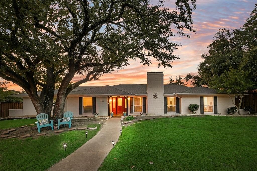1401 Surrey Court, Garland, TX 75043, 3 Bedrooms Bedrooms, ,2 BathroomsBathrooms,Residential,For Sale,1401 Surrey Court,0,21033627