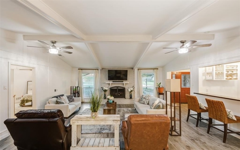 1401 Surrey Court, Garland, TX 75043, 3 Habitaciones Habitaciones , ,2 BañosBaños,Residential,En Venta,1401 Surrey Court,0,21033627