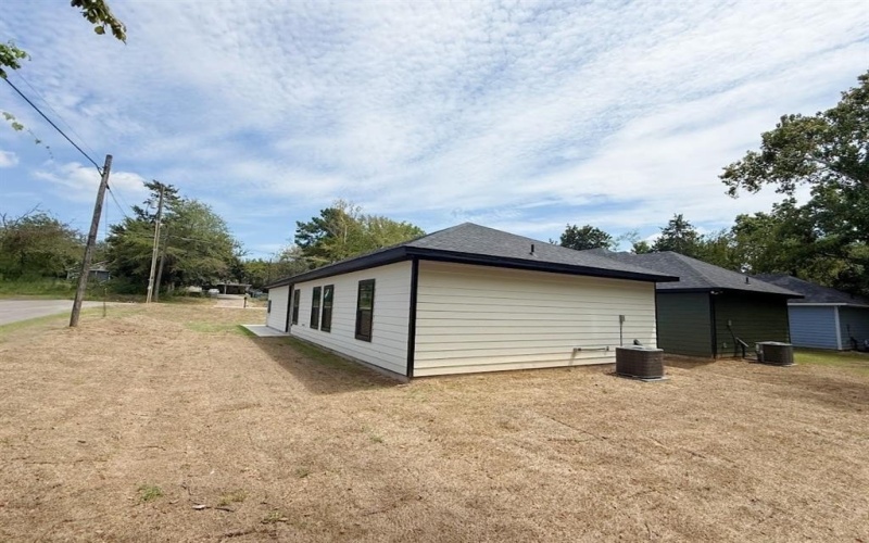 1901 S Lamar, Denison, TX 75021, 3 Bedrooms Bedrooms, ,2 BathroomsBathrooms,Residential,For Sale,1901 S Lamar,0,21038192