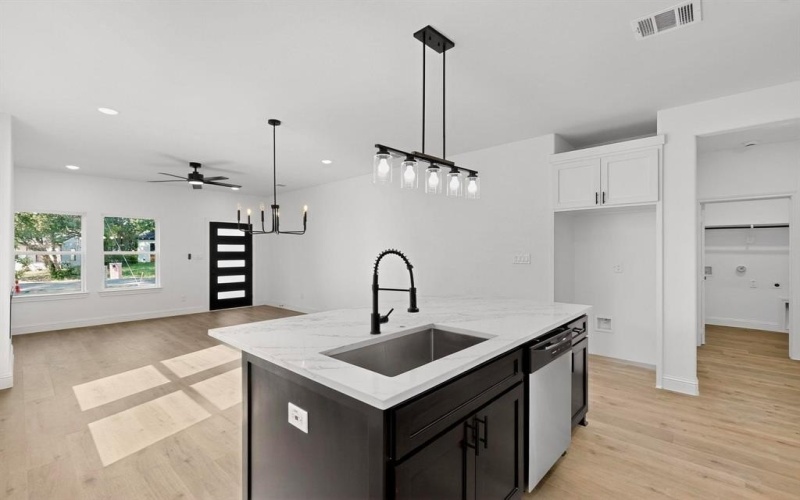 1308 Daffan Avenue, Ennis, TX 75119, 4 Habitaciones Habitaciones , ,2 BañosBaños,Residential,En Venta,1308 Daffan Avenue,0,21038369