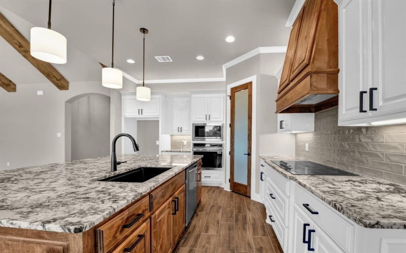1052 Arbor Vista Drive, Azle, TX 76020, 4 Habitaciones Habitaciones , ,3 BañosBaños,Residential,En Venta,1052 Arbor Vista Drive,0,21038566