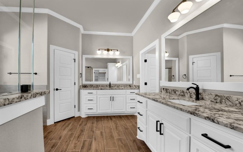 1052 Arbor Vista Drive, Azle, TX 76020, 4 Habitaciones Habitaciones , ,3 BañosBaños,Residential,En Venta,1052 Arbor Vista Drive,0,21038566