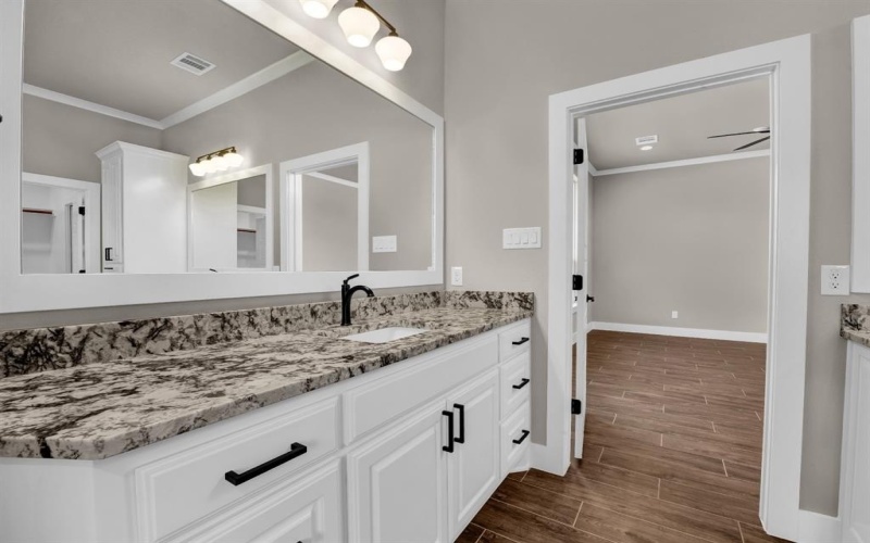 1052 Arbor Vista Drive, Azle, TX 76020, 4 Habitaciones Habitaciones , ,3 BañosBaños,Residential,En Venta,1052 Arbor Vista Drive,0,21038566
