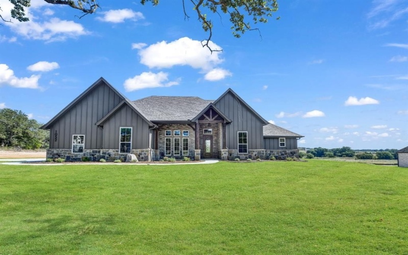 1052 Arbor Vista Drive, Azle, TX 76020, 4 Habitaciones Habitaciones , ,3 BañosBaños,Residential,En Venta,1052 Arbor Vista Drive,0,21038566