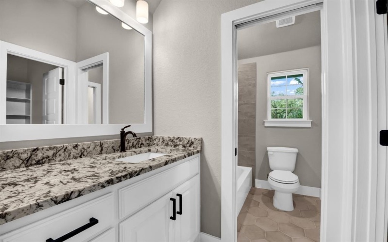 1052 Arbor Vista Drive, Azle, TX 76020, 4 Habitaciones Habitaciones , ,3 BañosBaños,Residential,En Venta,1052 Arbor Vista Drive,0,21038566
