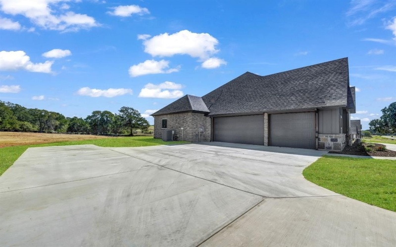 1052 Arbor Vista Drive, Azle, TX 76020, 4 Habitaciones Habitaciones , ,3 BañosBaños,Residential,En Venta,1052 Arbor Vista Drive,0,21038566