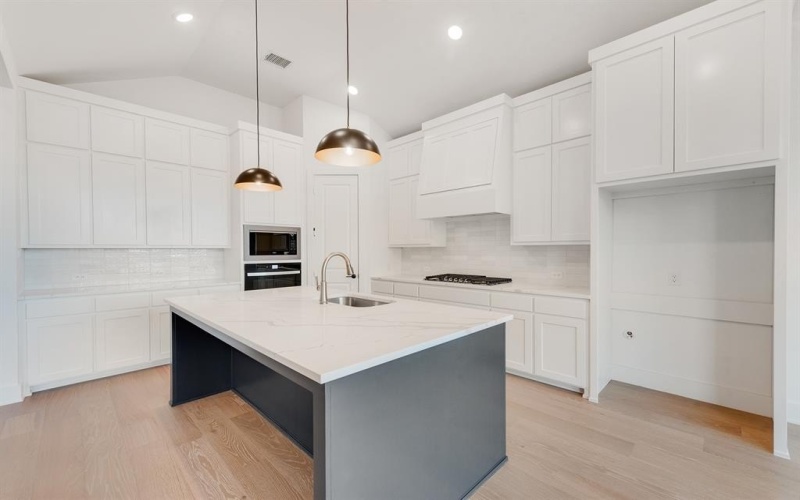 824 Shady Oaks Drive, Rockwall, TX 75087, 4 Bedrooms Bedrooms, ,5 BathroomsBathrooms,Residential,For Sale,824 Shady Oaks Drive,0,21038594