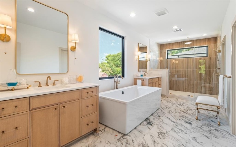 9047 Longmont Drive, Dallas, TX 75238, 5 Bedrooms Bedrooms, ,5 BathroomsBathrooms,Residential,For Sale,9047 Longmont Drive,0,21038623