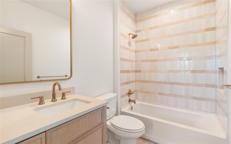 9047 Longmont Drive, Dallas, TX 75238, 5 Bedrooms Bedrooms, ,5 BathroomsBathrooms,Residential,For Sale,9047 Longmont Drive,0,21038623