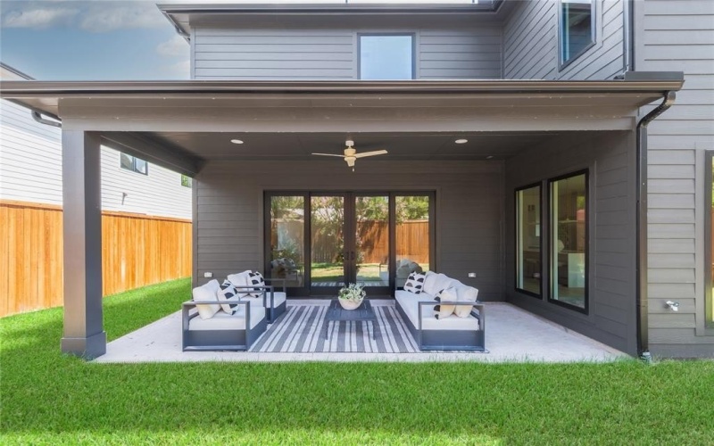 9047 Longmont Drive, Dallas, TX 75238, 5 Bedrooms Bedrooms, ,5 BathroomsBathrooms,Residential,For Sale,9047 Longmont Drive,0,21038623