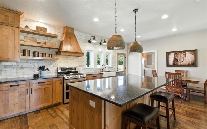 599 Lake Valley Road, Sunset, TX 76270, 2 Bedrooms Bedrooms, ,2 BathroomsBathrooms,Residential,For Sale,599 Lake Valley Road,0,21038716
