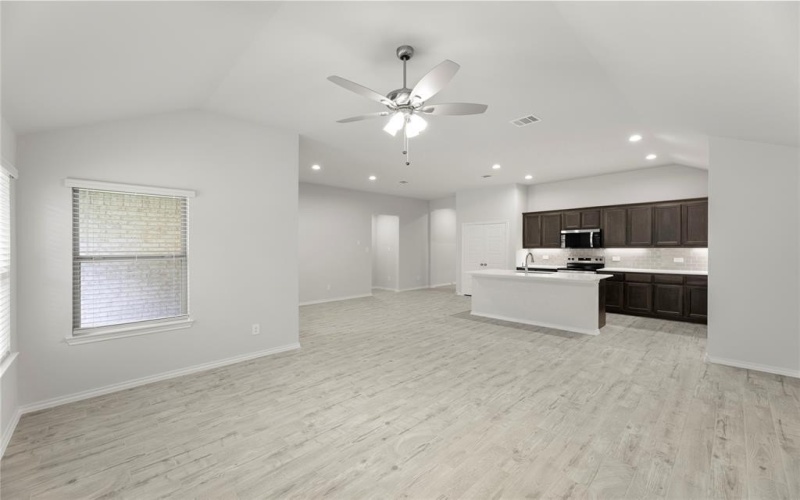 1405 Hillbrook Court, Aubrey, TX 76227, 3 Habitaciones Habitaciones , ,2 BañosBaños,Residential,En Venta,1405 Hillbrook Court,0,21038890