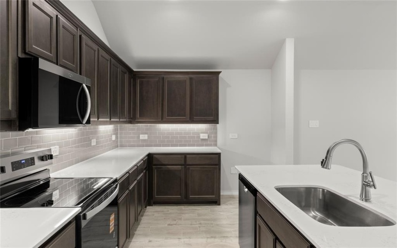 1405 Hillbrook Court, Aubrey, TX 76227, 3 Habitaciones Habitaciones , ,2 BañosBaños,Residential,En Venta,1405 Hillbrook Court,0,21038890