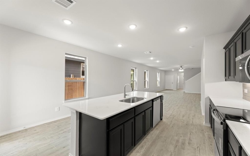 1733 Meadow Crest Drive, Aubrey, TX 76227, 3 Habitaciones Habitaciones , ,2 BañosBaños,Residential,En Venta,1733 Meadow Crest Drive,0,21038937