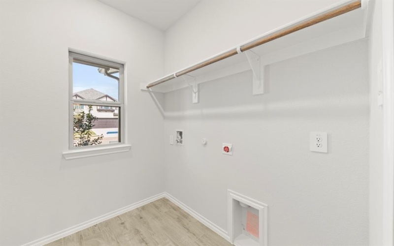 1733 Meadow Crest Drive, Aubrey, TX 76227, 3 Bedrooms Bedrooms, ,2 BathroomsBathrooms,Residential,For Sale,1733 Meadow Crest Drive,0,21038937